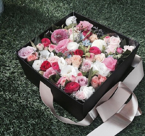 方形盒子花束包装更美
