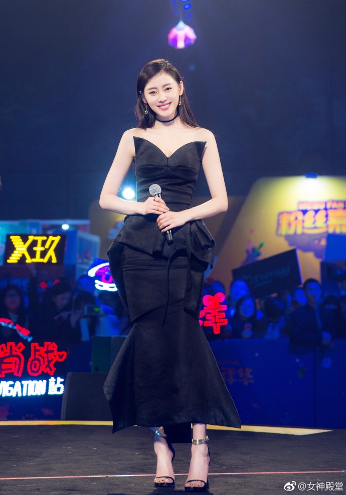 太子妃张天爱活动花絮成熟靓丽佳人魅力动人的 5