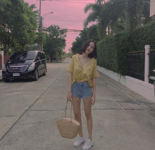 网络美女照片:网络美女随性搭配风 5