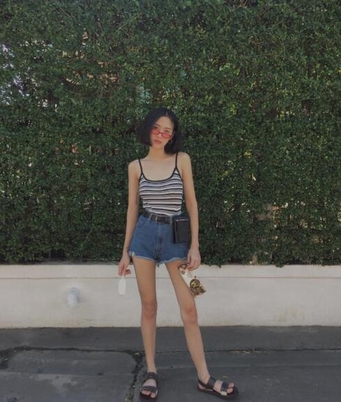 网络美女照片:网络美女随性搭配风 6