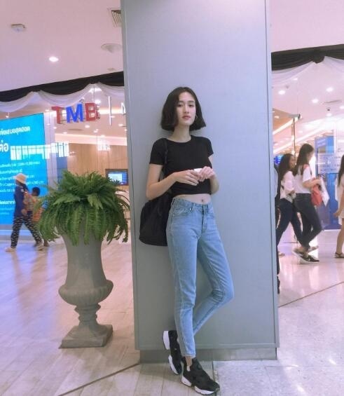 网络美女照片:网络美女随性搭配风 7