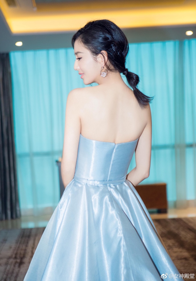 新疆美女明星佟丽娅可清新可性感可俏皮可活泼 2