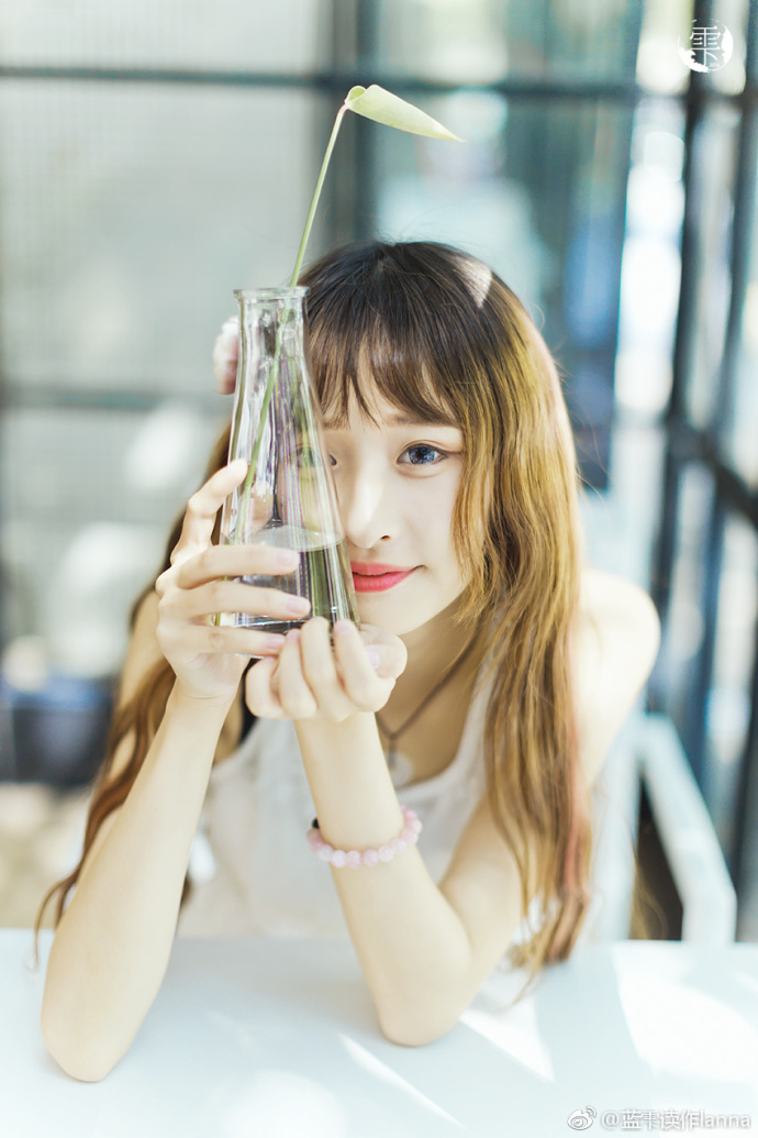 网络美女模特little贝壳喵夏日小憩唯美写真