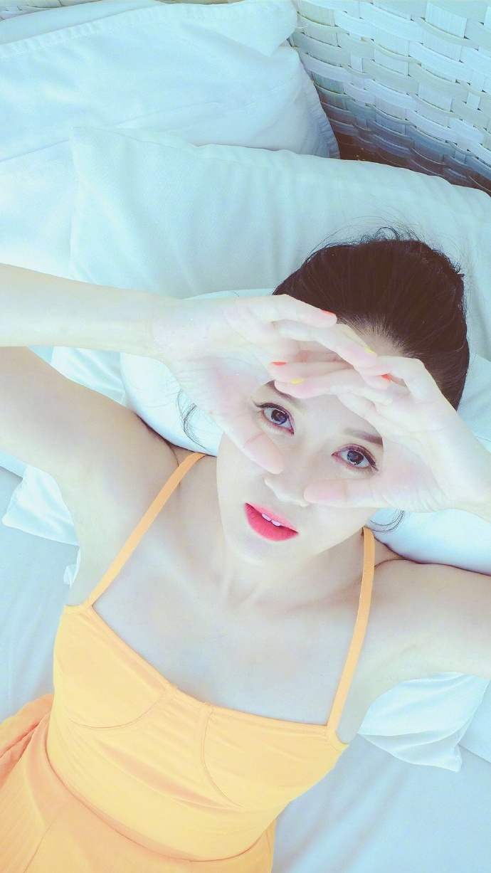 台湾美女明星陈乔恩手机壁纸图片 4
