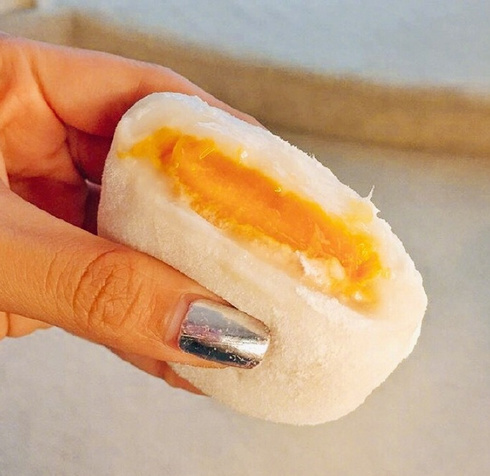 零食小吃图片:芒果糯米糍图片 2