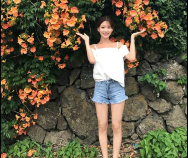 网络美女搭配参考夏日甜美度假风穿搭技巧 8
