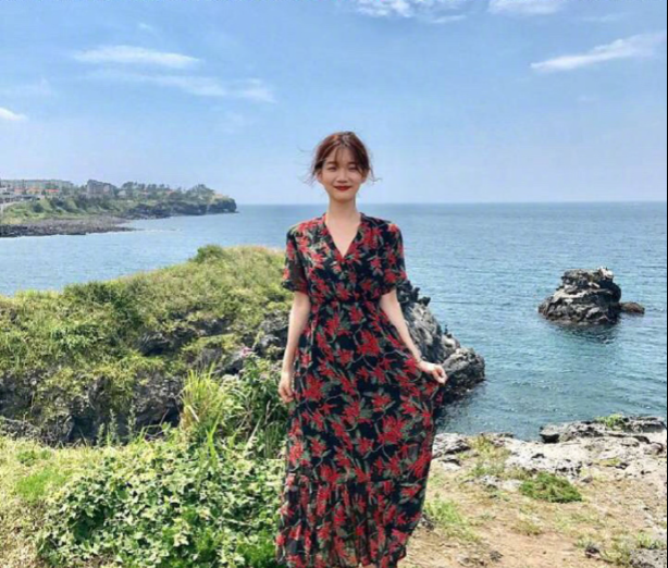网络美女搭配参考夏日甜美度假风穿搭技巧 18