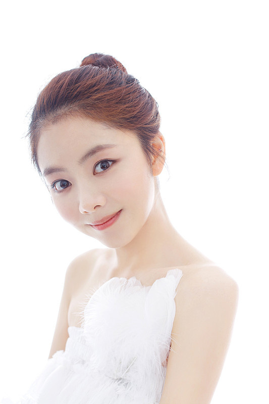 内地女明星新晋小花旦谭松韵清纯写真 7