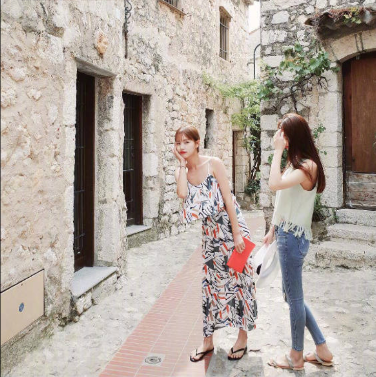 清纯美女闺蜜出游拍照示范 ​​​​ 6