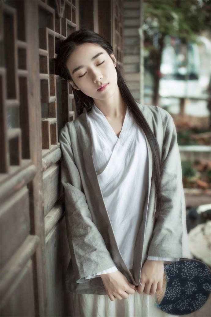 清纯美女重庆大学校花宁心古风写真 9