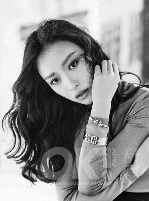 大嘴女明星倪妮羊毛机车夹克化身复古女郎 2