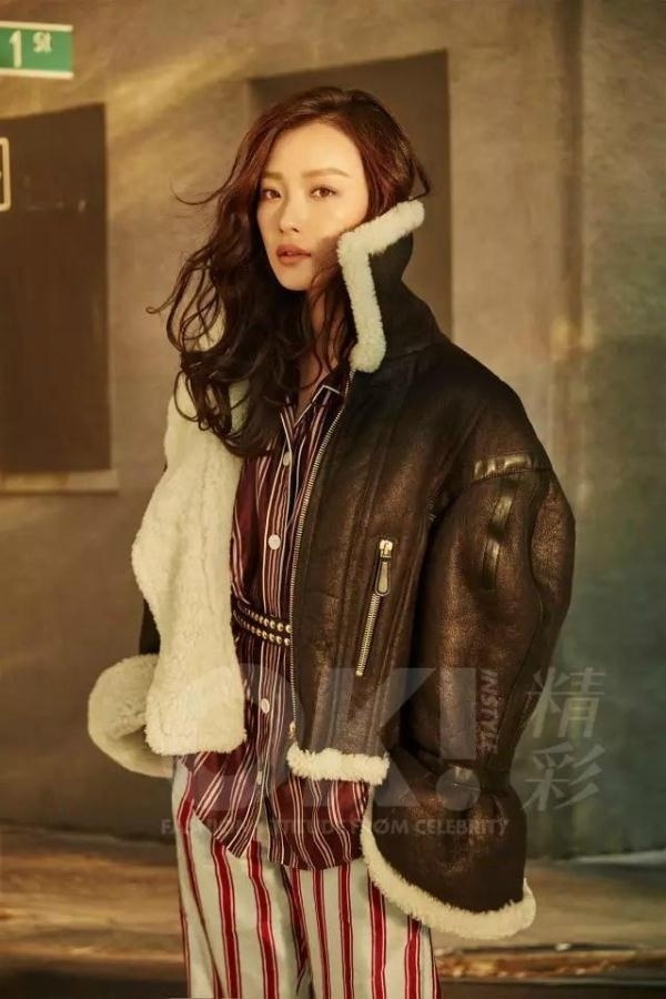 大嘴女明星倪妮羊毛机车夹克化身复古女郎 4