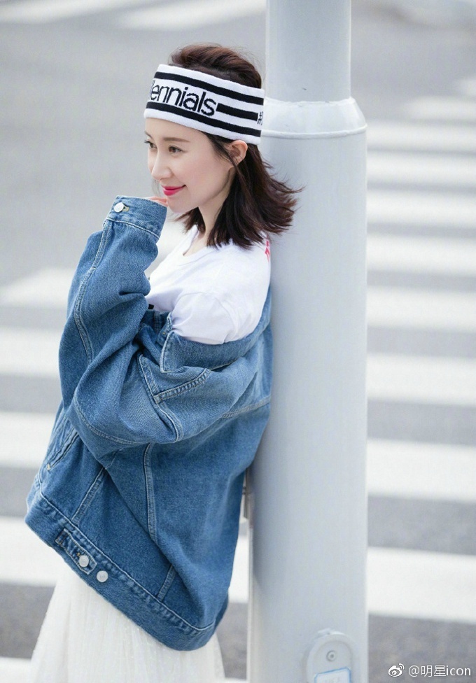 大眼美女明星舒畅青春活力少女感时尚街拍 3