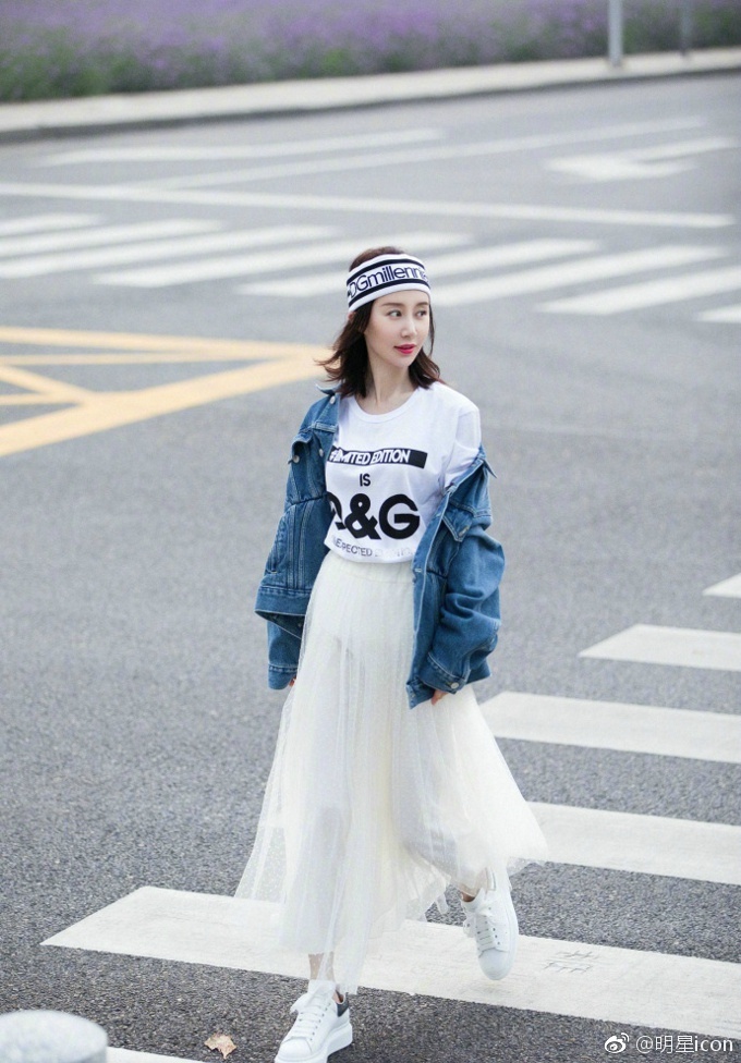 大眼美女明星舒畅青春活力少女感时尚街拍 5