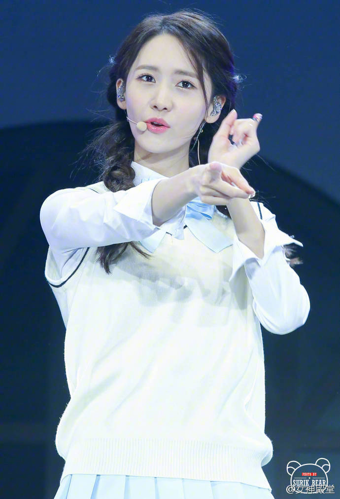 韩国美女明星林允儿小姐姐活泼起来很可爱也很 6