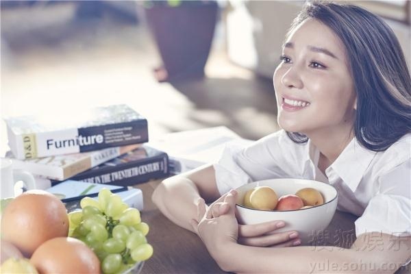长发美女明星陈蓉变身甜美girl笑容恬静美好图片 7