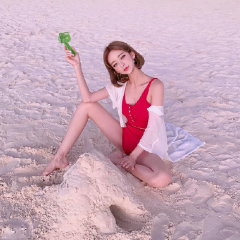 短发美女嘟嘴卖萌自拍照图片 30