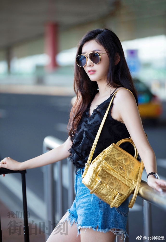 大长腿清纯美女高可儿coco​​​​黑色衣服搭配 7