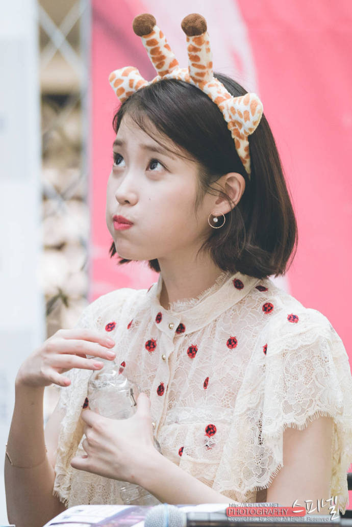 来自韩国美女明星IU的可爱暴击图片 7