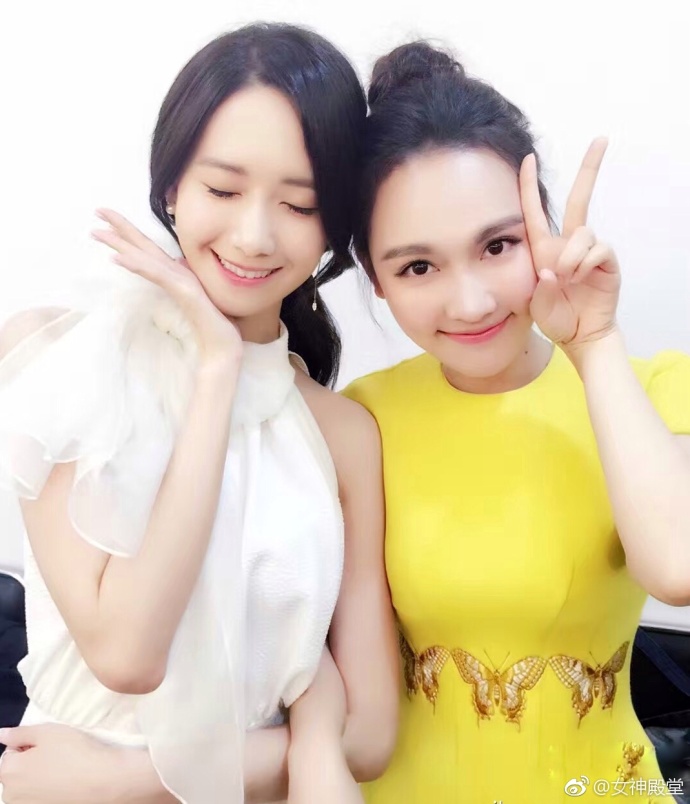 中韩美女明星孙骁骁、林允儿俏皮自拍清新脱俗 4