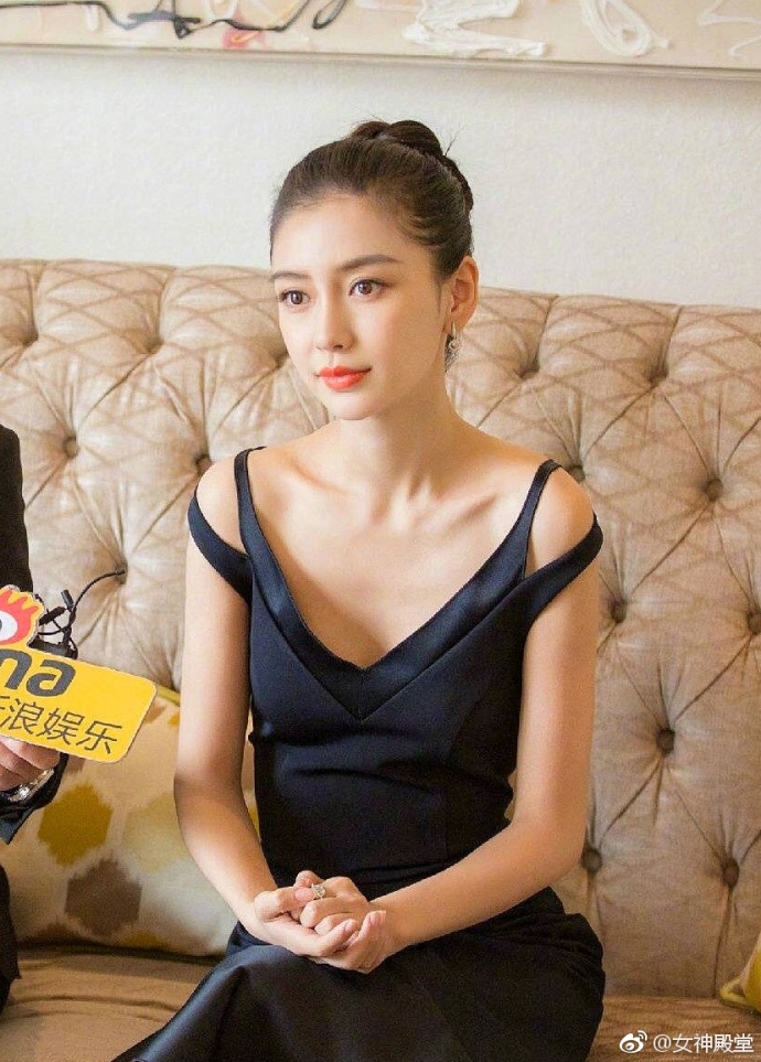 大眼美女明星angelababy身着黑色礼服优雅出镜图片 2