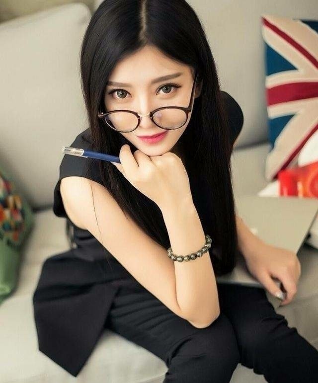 日本超漂亮模特演绎职场性感美女气质图片 3