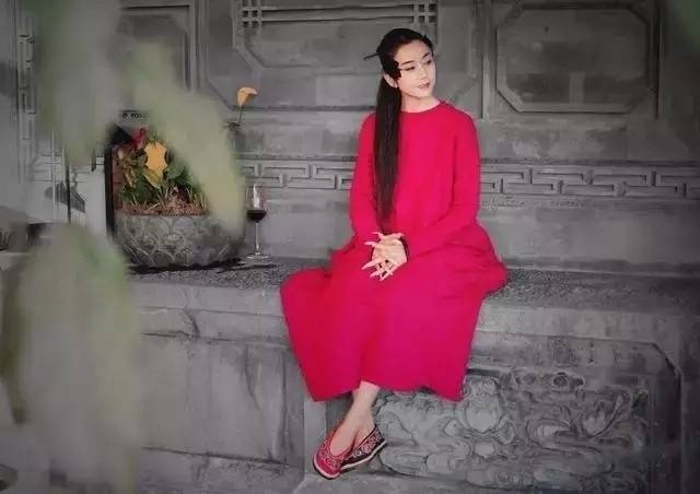 孔雀舞灵魂人物杨丽萍在苍山洱海活成仙女的模 7