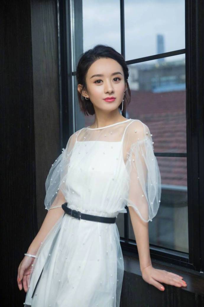 大眼美女明星赵丽颖一袭白色仙女裙造型仙女范 3