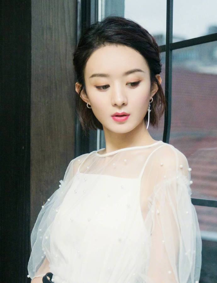 大眼美女明星赵丽颖一袭白色仙女裙造型仙女范 5