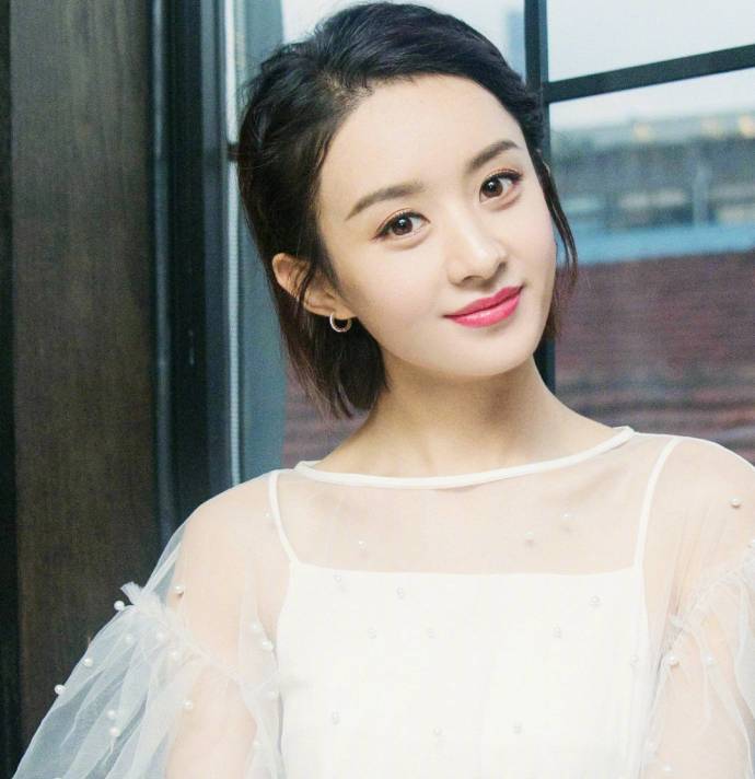 大眼美女明星赵丽颖一袭白色仙女裙造型仙女范 6