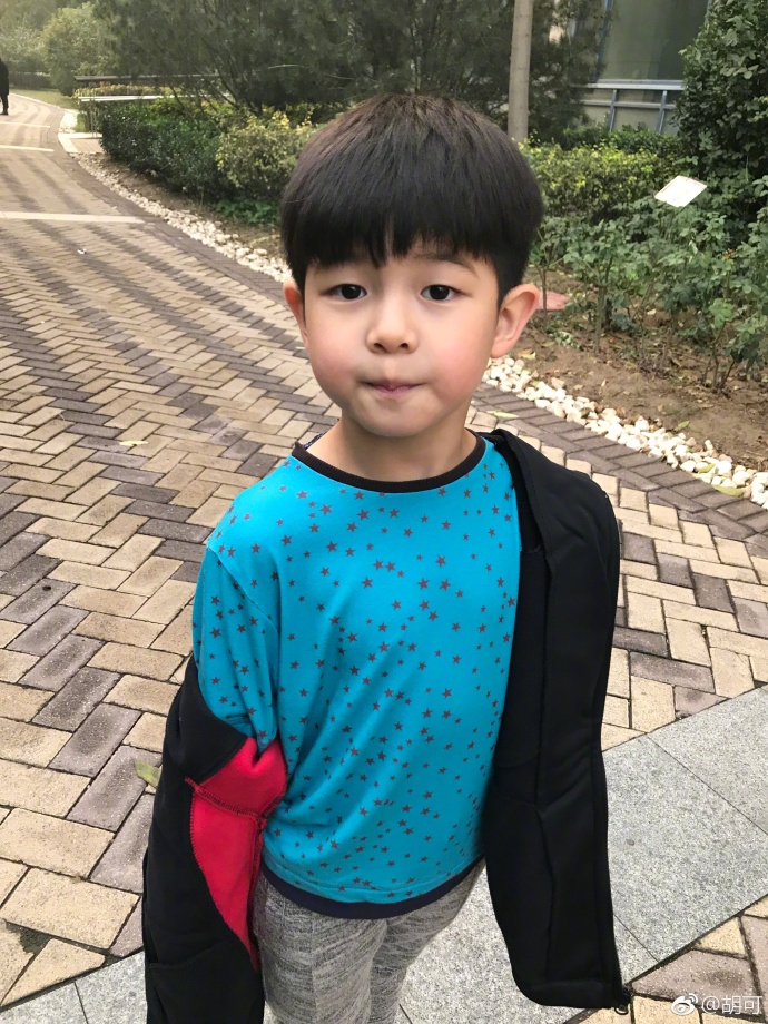 最萌星二代中国版宋仲基安吉小帅哥图片 2