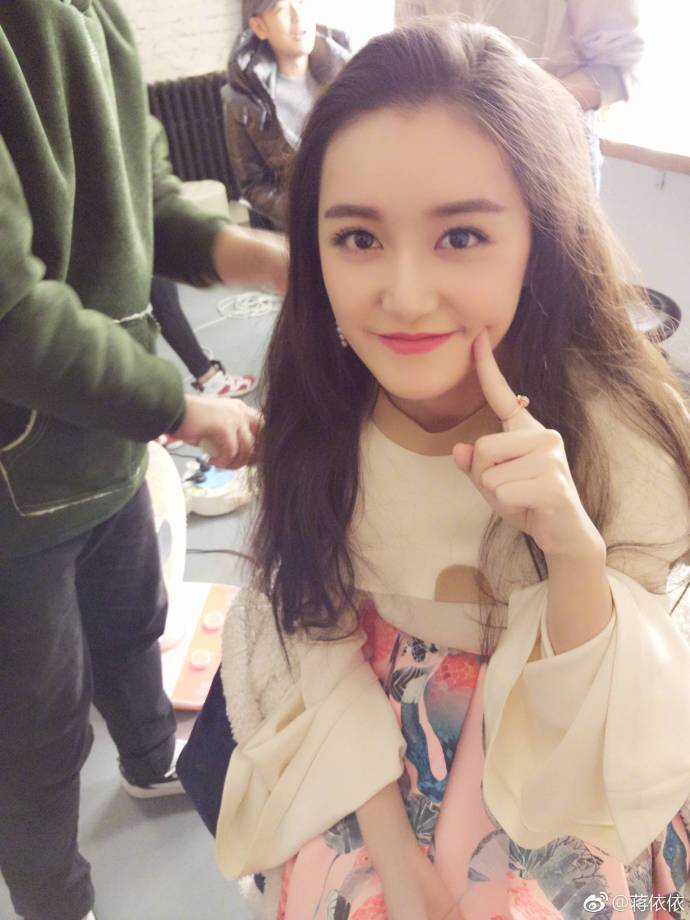 00后清纯美女蒋依依阳光图片 3