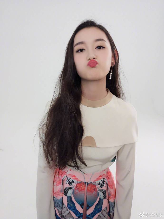 00后清纯美女蒋依依阳光图片 6