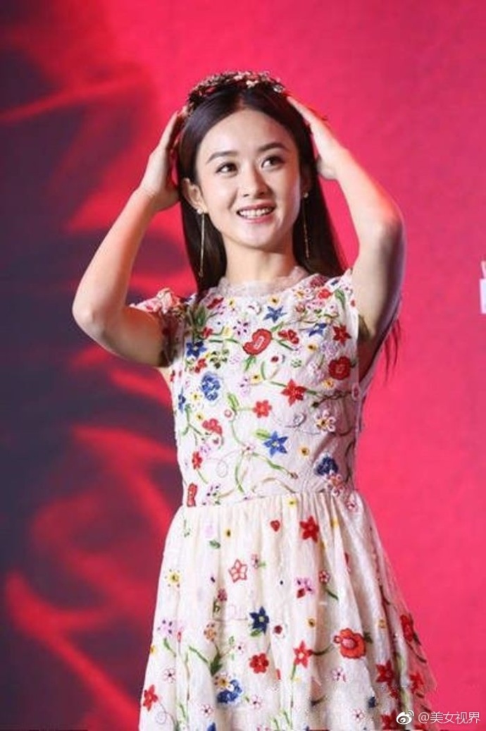 长发时河北美女明星赵丽颖碎花图片 7