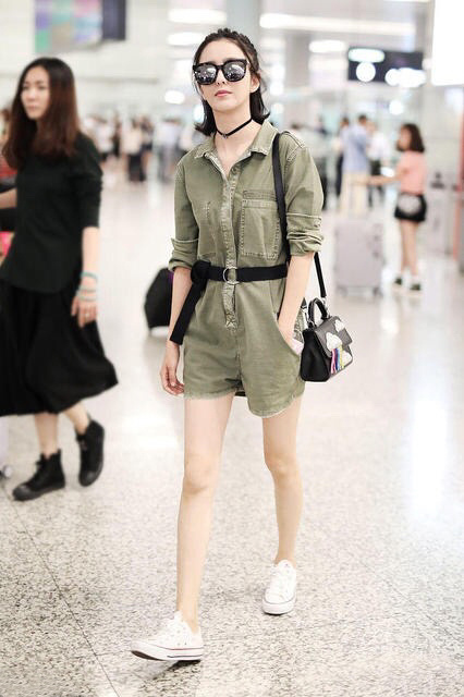 新疆美女明星佟丽娅时尚辣妈图片 2