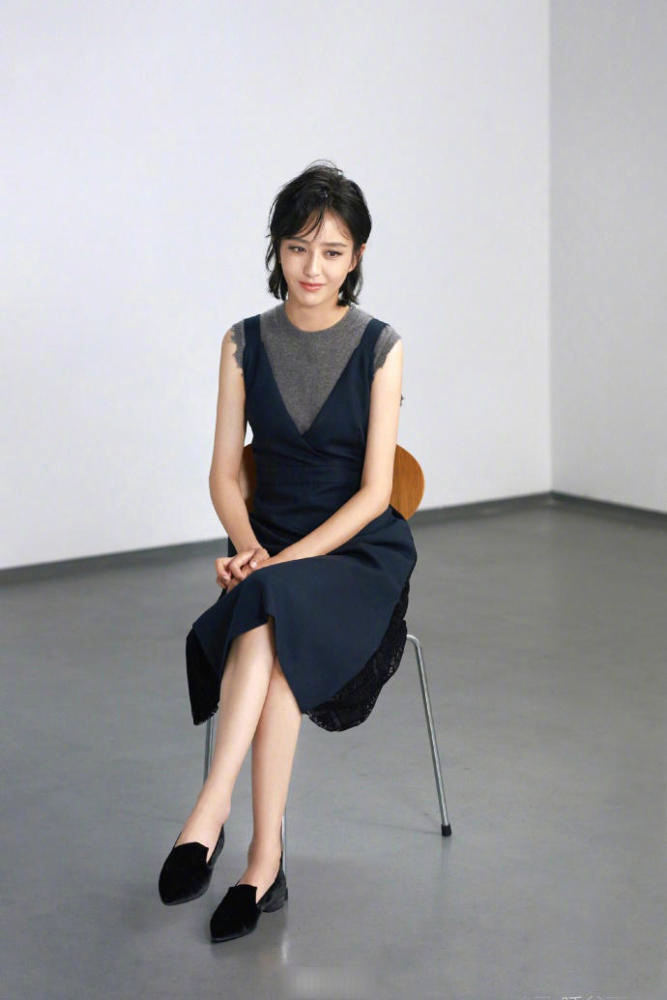 新疆美女明星佟丽娅时尚辣妈图片 4