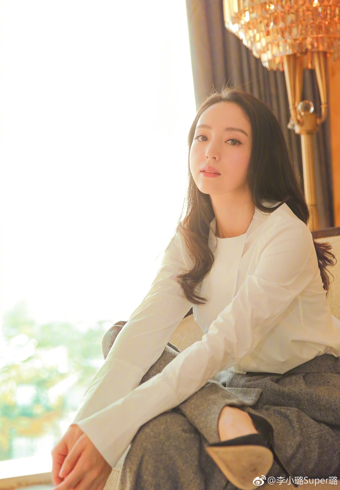大眼美女明星董璇当妈后越来越漂亮了 4