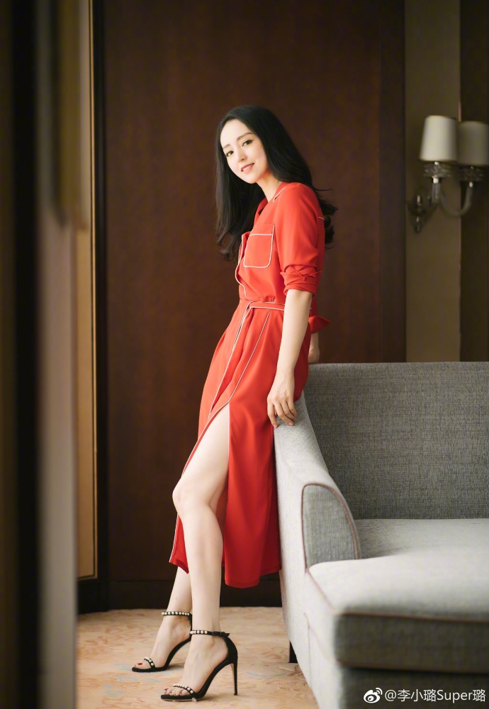 大眼美女明星董璇当妈后越来越漂亮了 5
