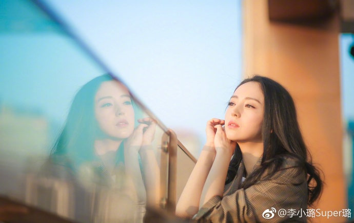 大眼美女明星董璇当妈后越来越漂亮了 6