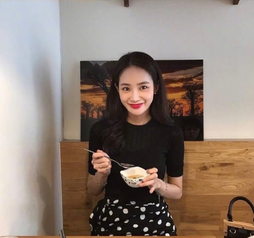 清纯美女值得学习的拍照风格 4