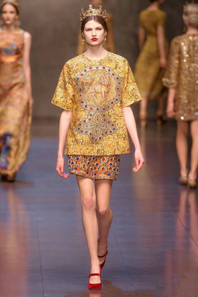 欧美美女模特演绎Dolce & Gabbana梵蒂冈的女王 6