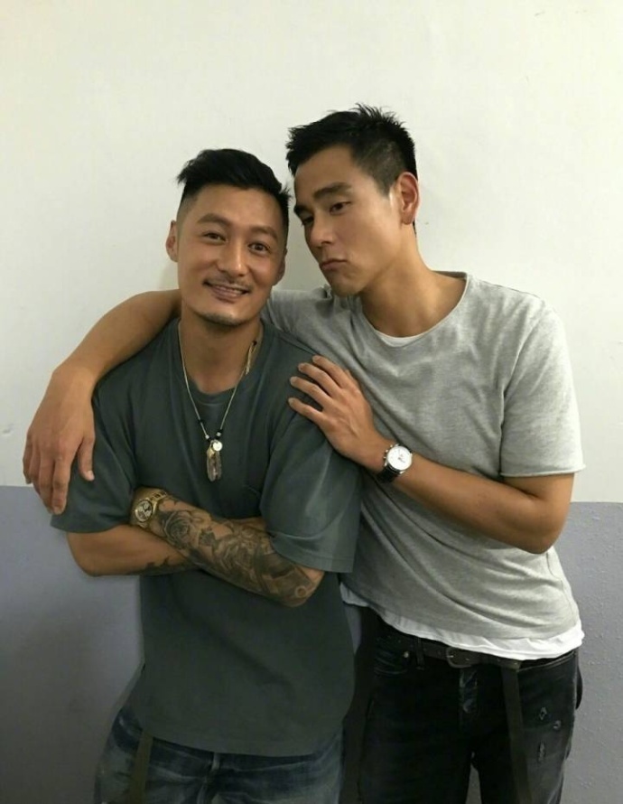 台湾男明星帅哥彭于晏余文乐图片帅的人连身边 2