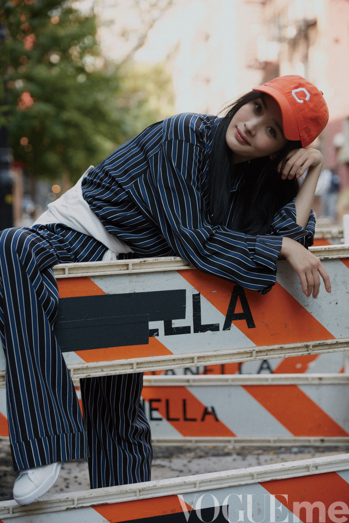 大眼美女明星杨幂VogueMe十二月号封面大片 6