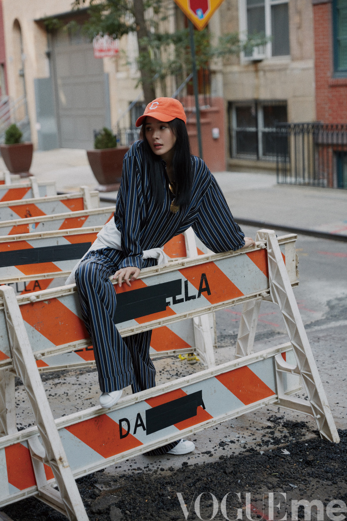 大眼美女明星杨幂VogueMe十二月号封面大片 8
