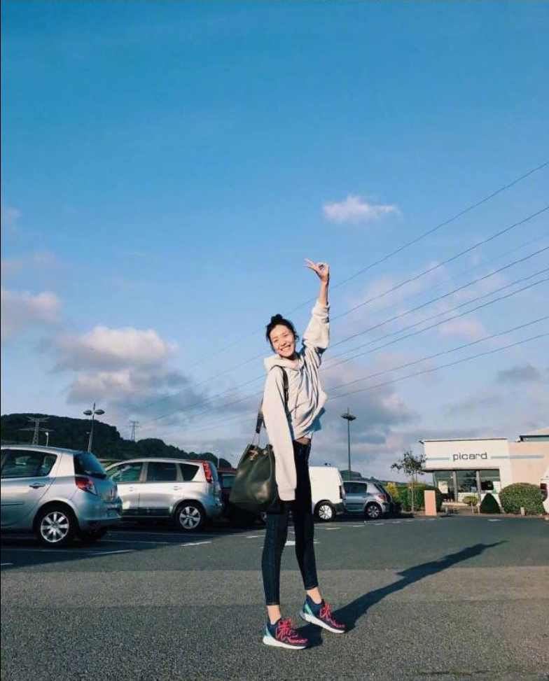 大表姐刘雯为你正确示范旅游拍照pose赶紧get起来 3