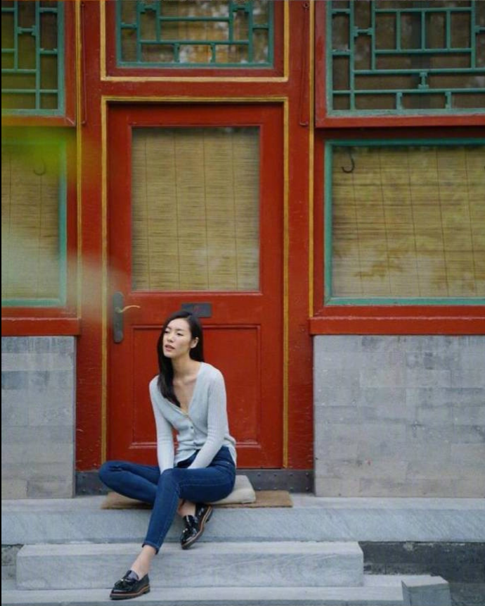 大表姐刘雯为你正确示范旅游拍照pose赶紧get起来 35
