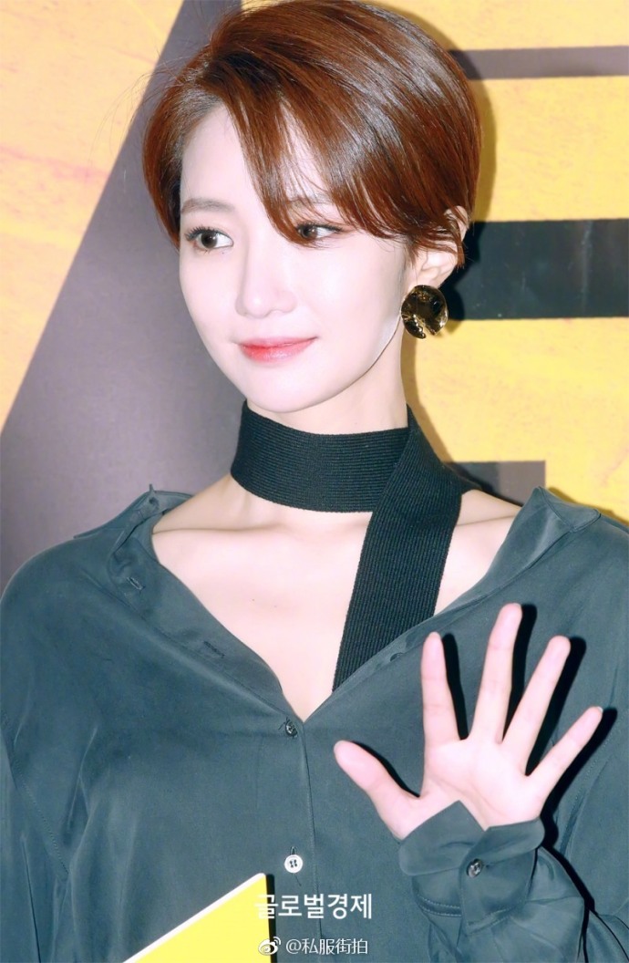 韩国美女明星短发女神高俊熙出席某电影发布会 9