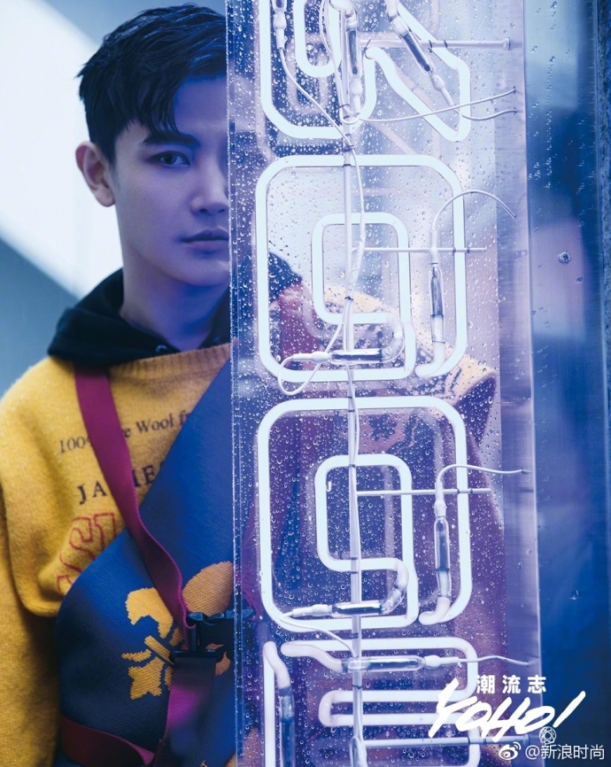 中国男明星帅哥孙坚登上YOHO潮流志杂志封面黑白 6
