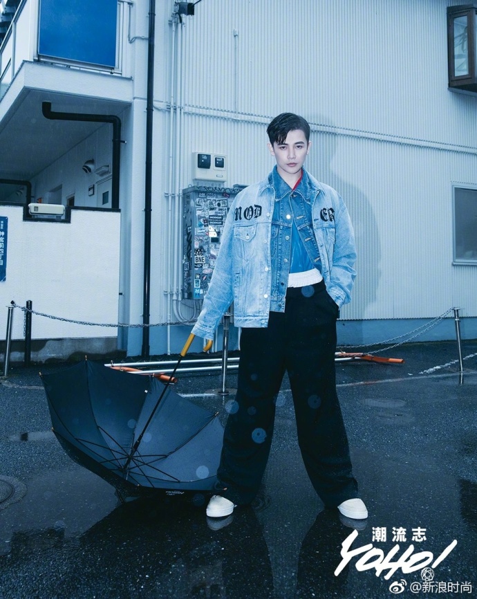 中国男明星帅哥孙坚登上YOHO潮流志杂志封面黑白 7