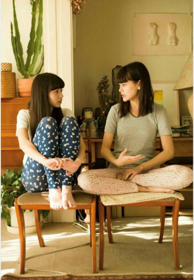 日本美女模特小松菜奈和Emma閨蜜写真 5